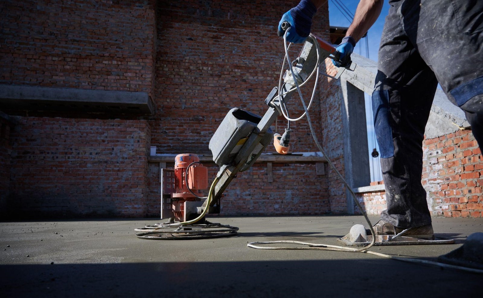 SW Liquid Screed and Spray Rendering | What Is Liquid Screed & Why Choose It Over Traditional Screed? SW Liquid Screed and Spray Rendering | What Is Liquid Screed & Why Choose It Over Traditional Screed?