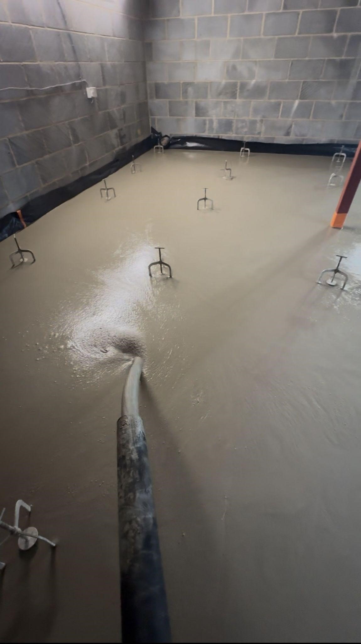 Liquid Screeding
